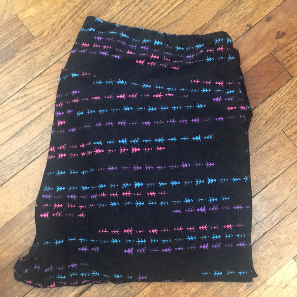 HTF Lularoe Arrow Leggings